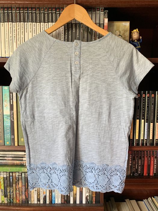 Blusa de Manga Curta, tamanho M [medidas na descrição]