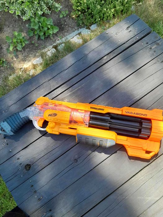 Zabawkowy karabin NERF