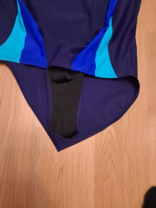 Бюстгальтер  купальник размер  ,Е, F