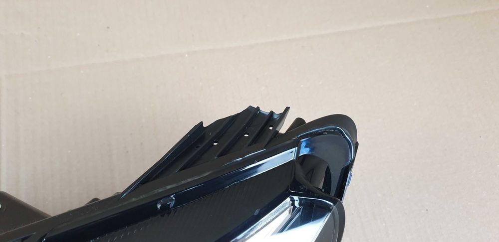 sandero stepway 3 III lewa przednia  lampa przód led UK