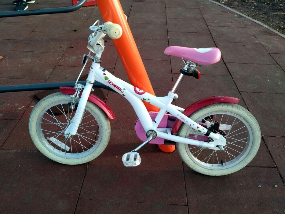 Продам детский велосипед Schwinn колеса 16, есть доп. колеса!!!