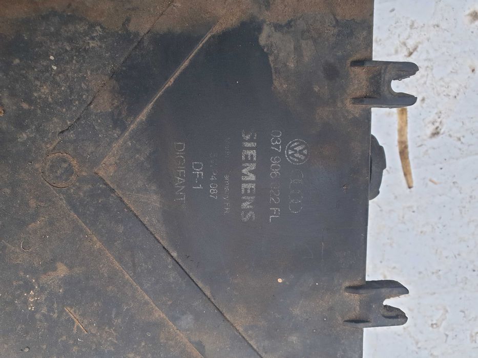 Блок керування двигуном seat toledo 2.0l