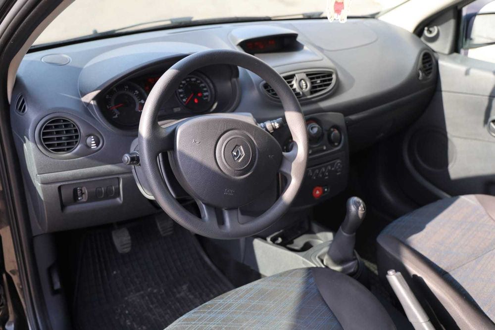 Samochód osobowy Renault clio