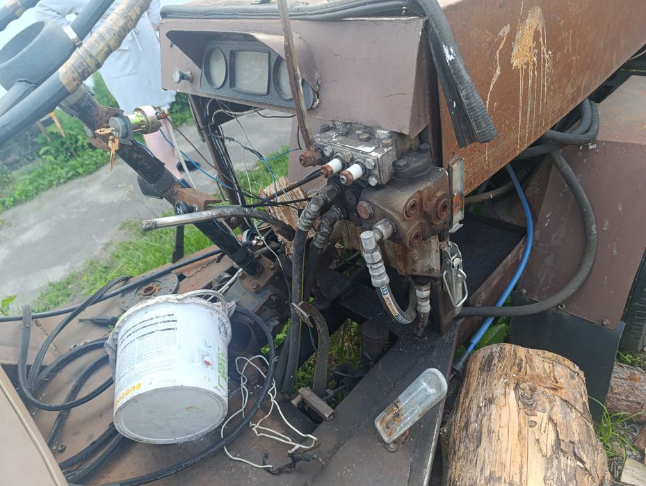 Трактор самоклеп