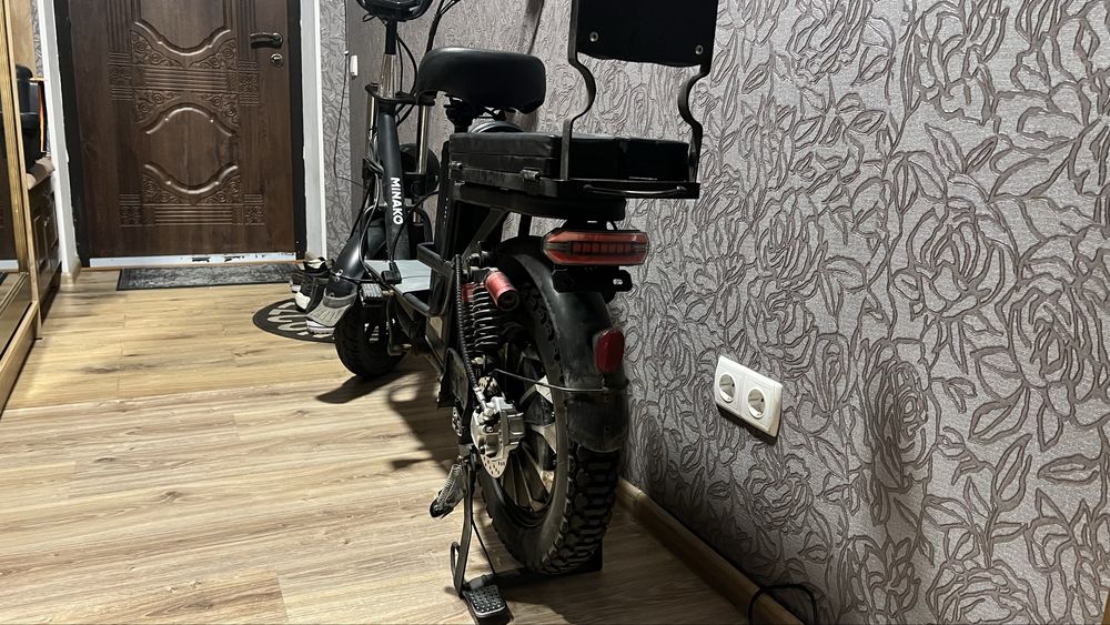 Електроскутер Minako Monster Pro