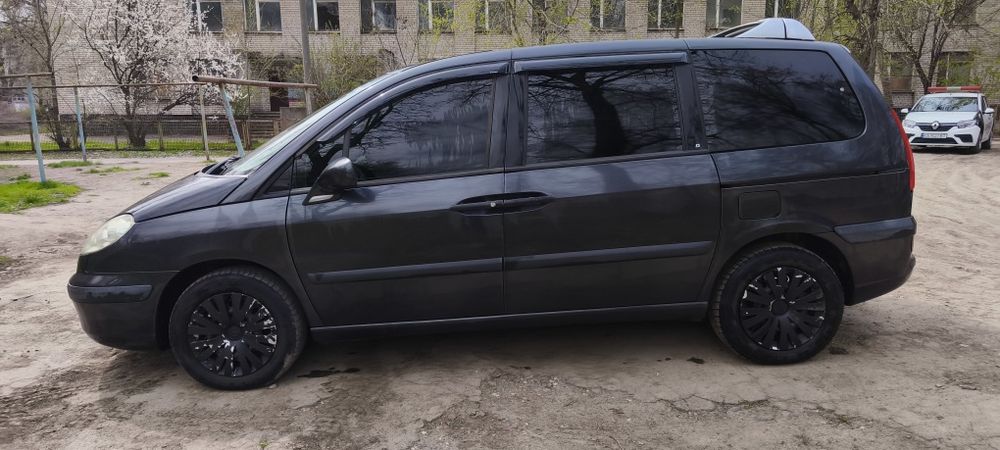 Продам пежо  2л дизель