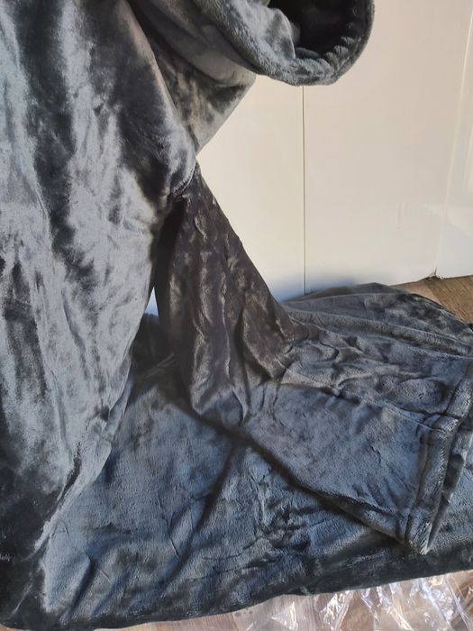 Электрическое одеяло с рукавами  Klarstein Slanket (Германия)