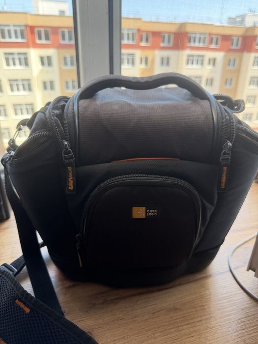 Продам Nikon D5000 + Nikon 18-105mm VR. + SD32GB + кейс