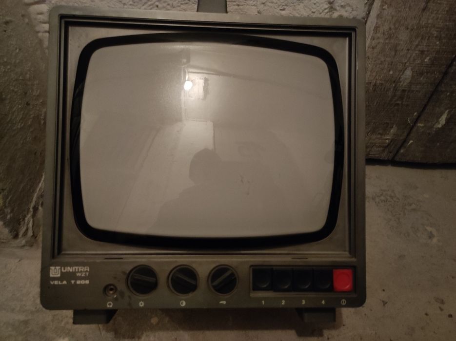 Telewizor turystyczny UNITRA Vela T206