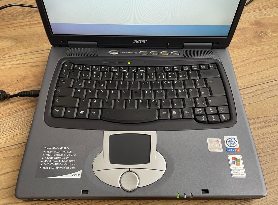 Laptop Ati mobile 7500 windows xp retro pentium 4