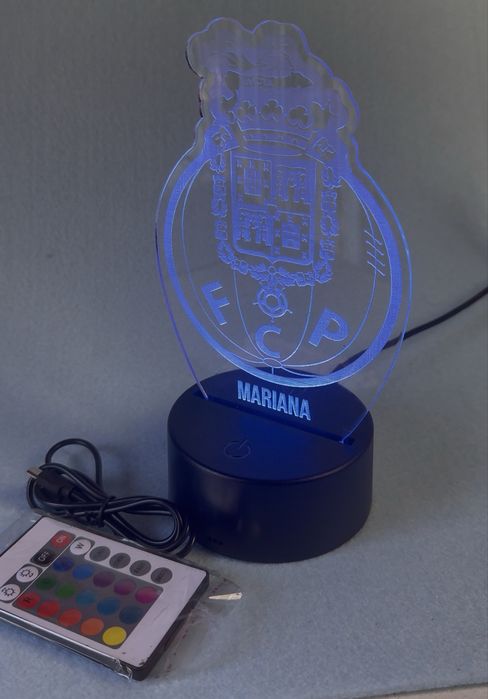 Candeeiros LED com o teu clube 100% personalizado.