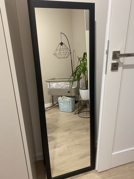 Lustro stojace czarne