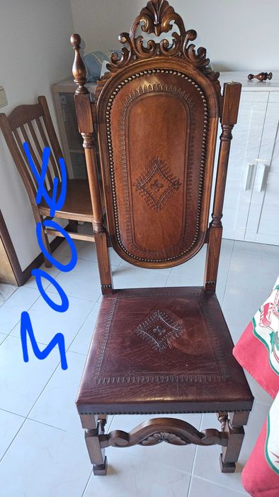 Mesa  mais cadeiras de madeira