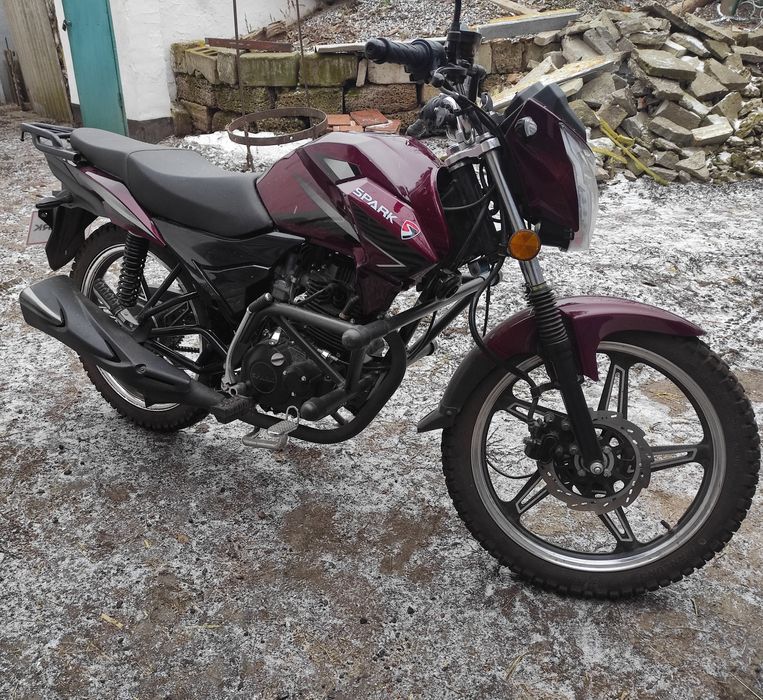 Продам мотоцикл spark 150p15 2024 року 1500 км пробігу