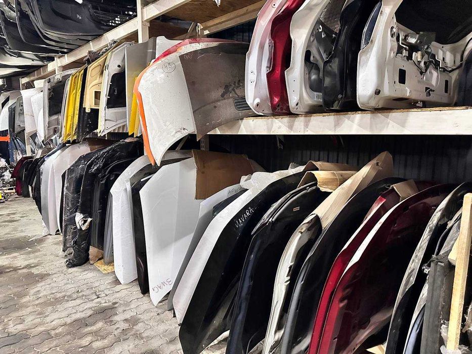 Капот Капоти Автомобільні пікапи буси грузові Mitsubishi Nissan Merc