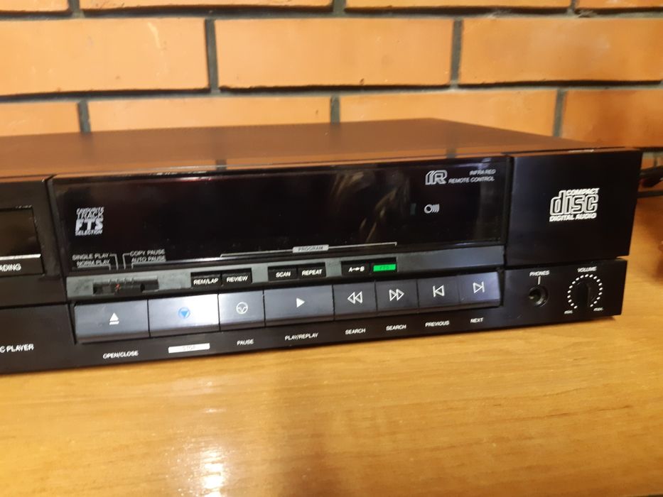CD . Philip's cd 650 (корпус)sharp aux,fm