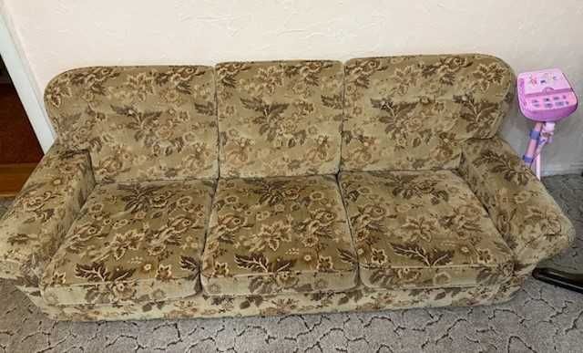 Kanapa  sofa  w dobrym stanie