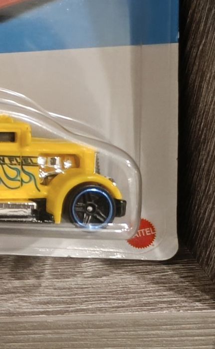 Hot wheels track fleet fuel & fire