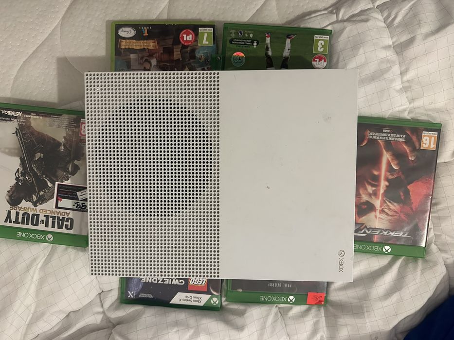 Konsola Xbox One S 500gb + 4 gry!