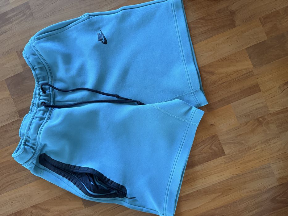 спортивні шорти Nike Tech Fleece
