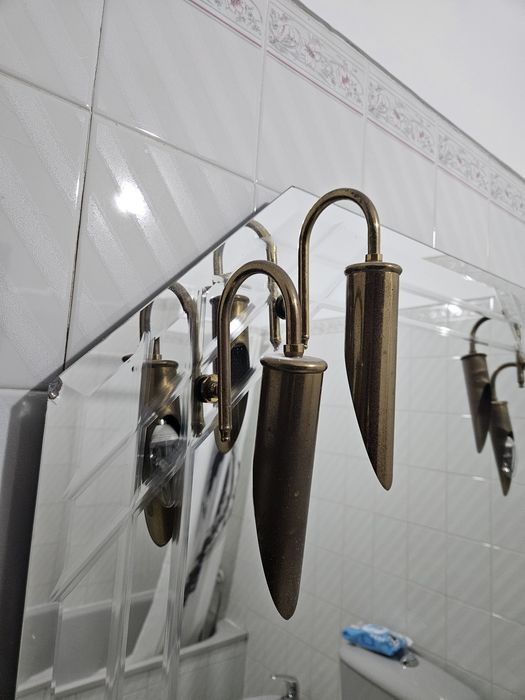 Espelho de casa de banho antigo