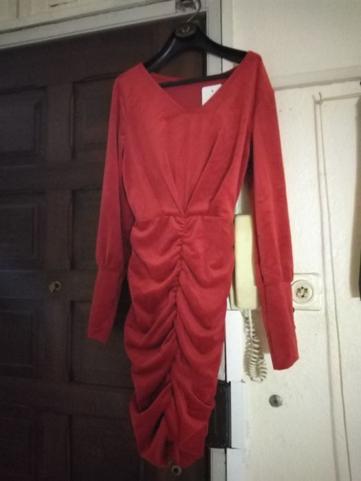 Vestido de cerimonia tom vermelho tam S/M novo com etiqueta só 25€