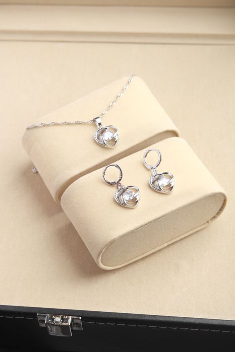 Zestaw biżuterii srebrnej 925 naszyjnik + kolczyki  serce z białym kam