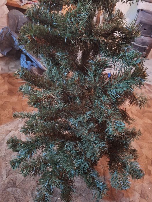 Новогодняя елка б/у