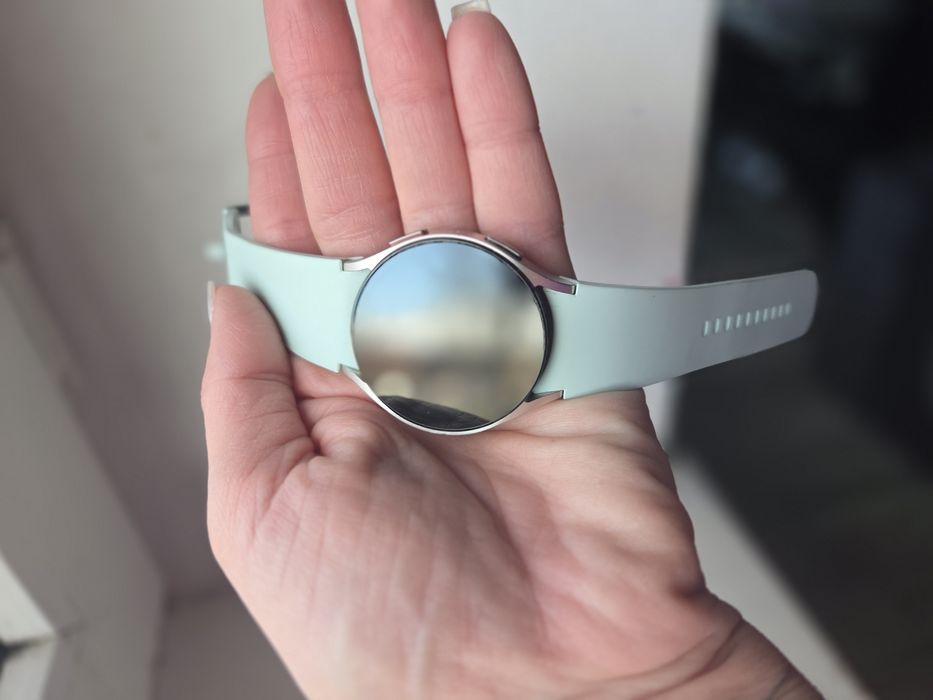 Samsung Galaxy Watch 6 smartwatch