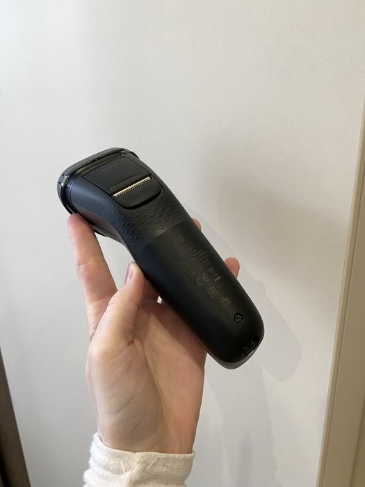Електробритва Philips S1332
