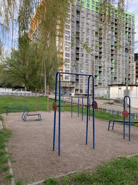 Квартира подобово в новому будинку з парковкою.Світло 24/7