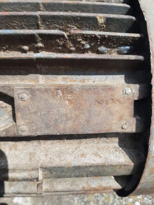 Silnik elektryczny trojfazowy Tarcz do krajzegi