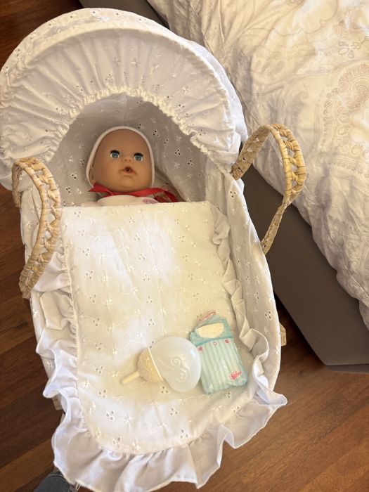 Колиска для кукли , англія