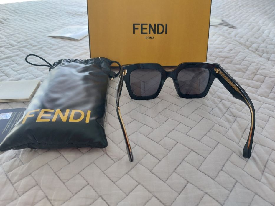 Okulary przeciwsłoneczne FENDI-nowe