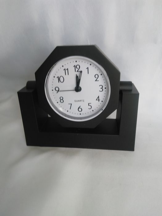 Настільний будильник кварцовий з поворотним корпусом