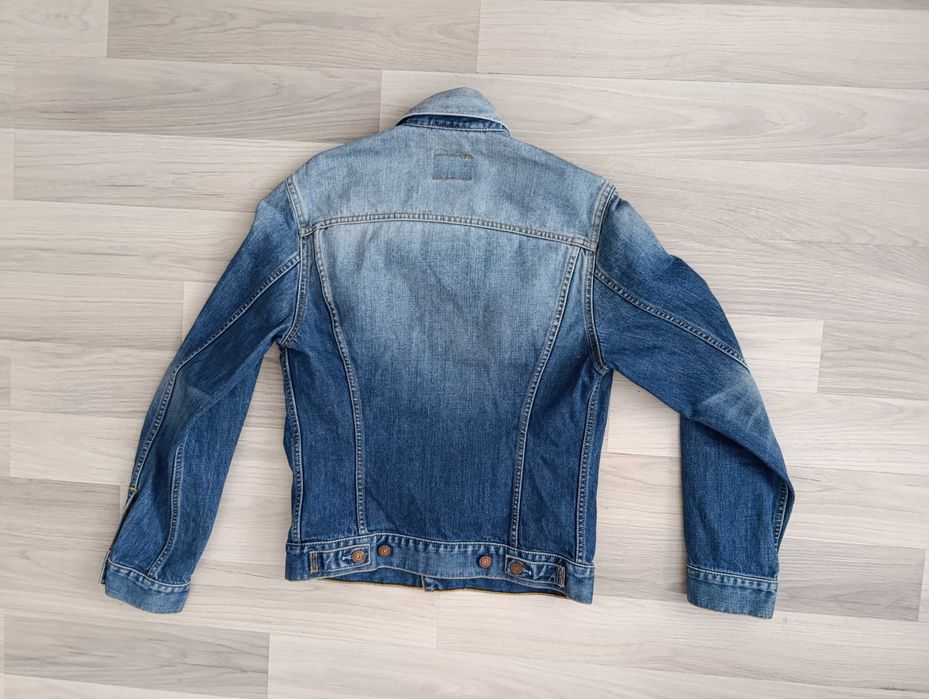 Куртка джинсова жіноча LEVIS розмір М