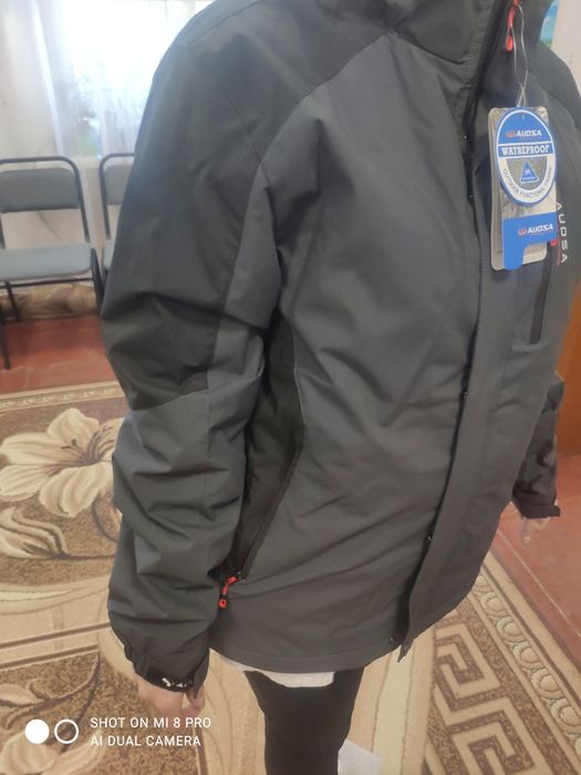 Куртка осінь весна