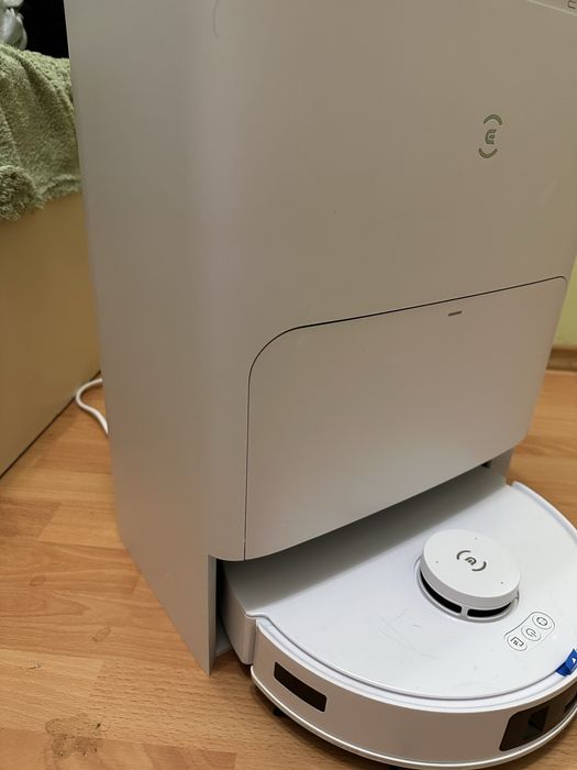 Срочно робот пилосос Deebot t50max pro omini легке бу