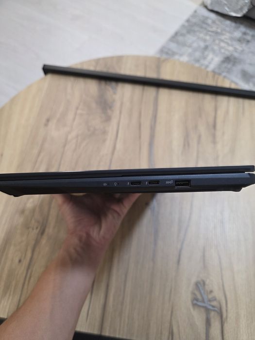 ASUS Zenbook Pro 14 Duo OLED (UX8402V) i9 / RTX – Para Peças ou Reparação