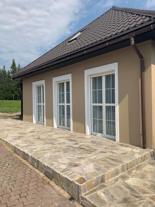 Kamień elewacyjny naturalny gnejs nieregularny łupek płaski na schody