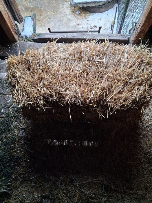 Продам солому в тюках