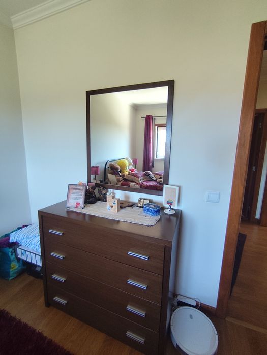 Quarto com cama ferro