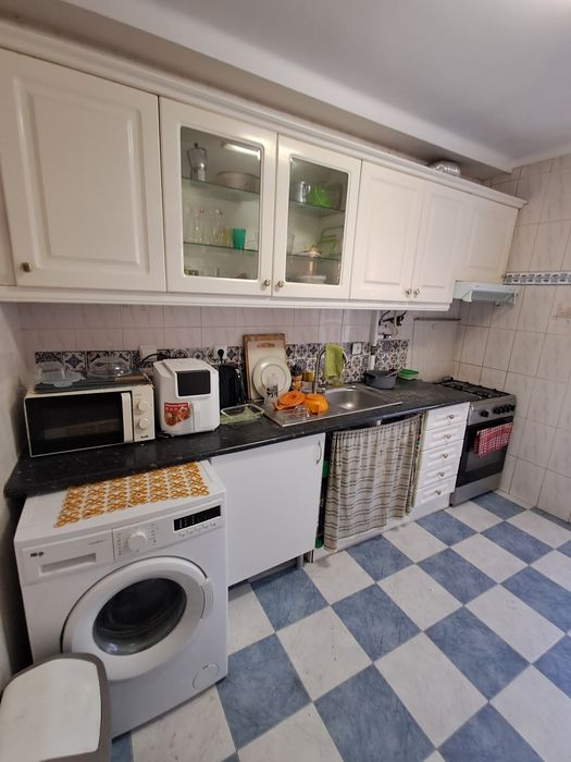 Quartos para ESTUDANTE + terraços na GRAÇA, Centro LISBOA. Pede CAUÇÃO.