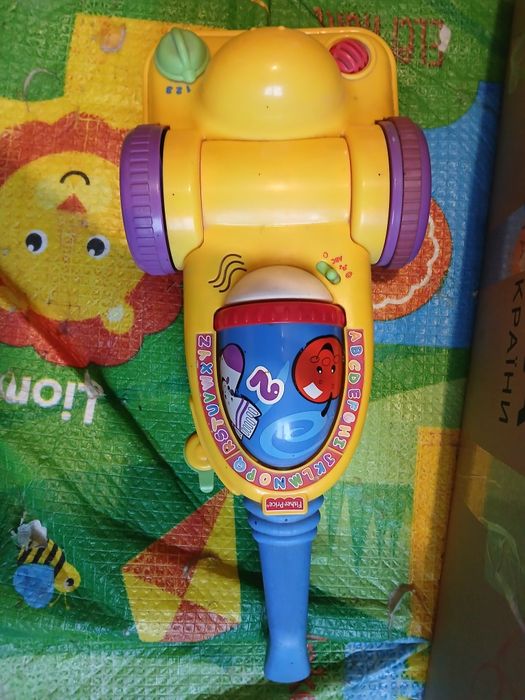 Fisher price пилосос дитячий іграшковий