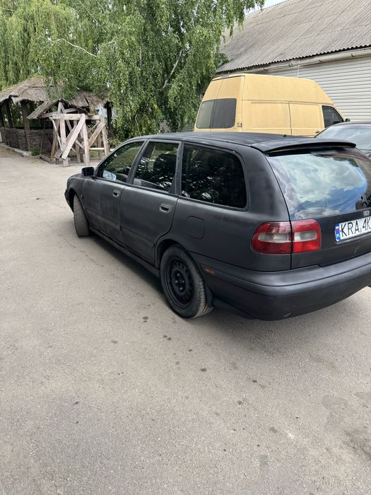 Volvo v40 1999 года