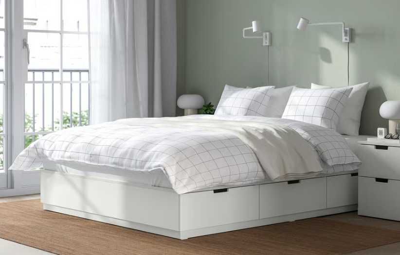 Cama de casal com seis gavetões