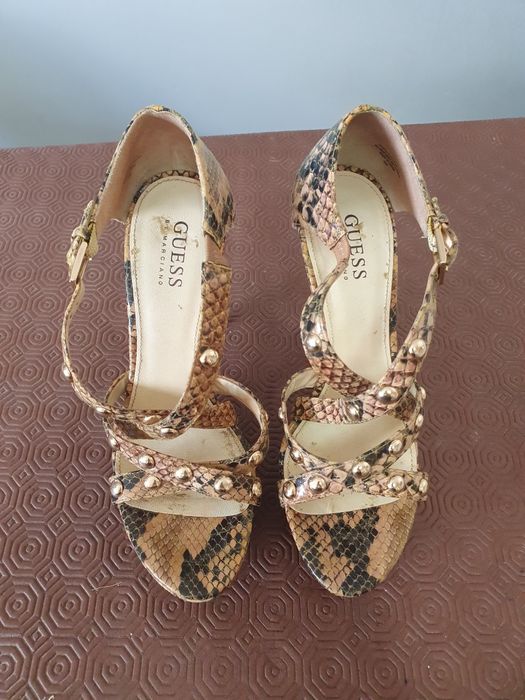 Sandálias marca Guess n°37 ( usadas uma vez )