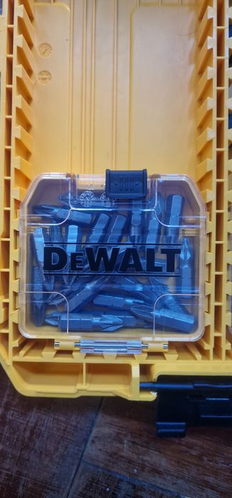 Caixa dewalt com pontas