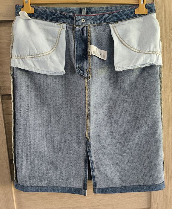 Klasyczna spódnica marki Tommy Hilfiger