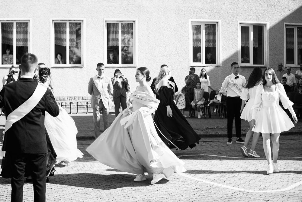 Випускна сукня,одягалась 1 раз.